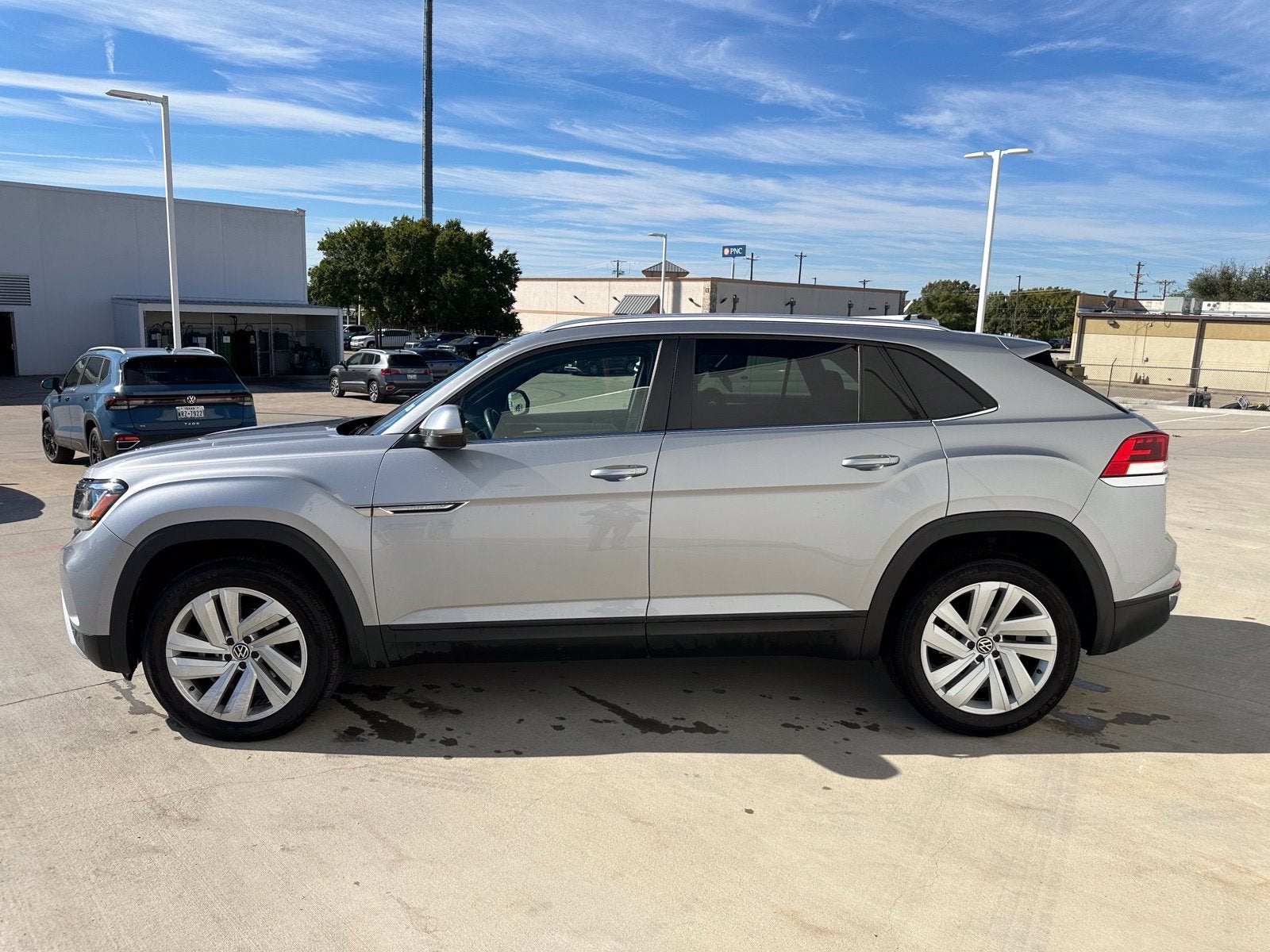 2023 Volkswagen Atlas Cross Sport 2.0T SE w/Technology
