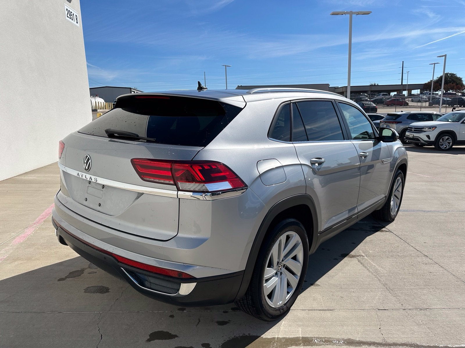 2023 Volkswagen Atlas Cross Sport 2.0T SE w/Technology