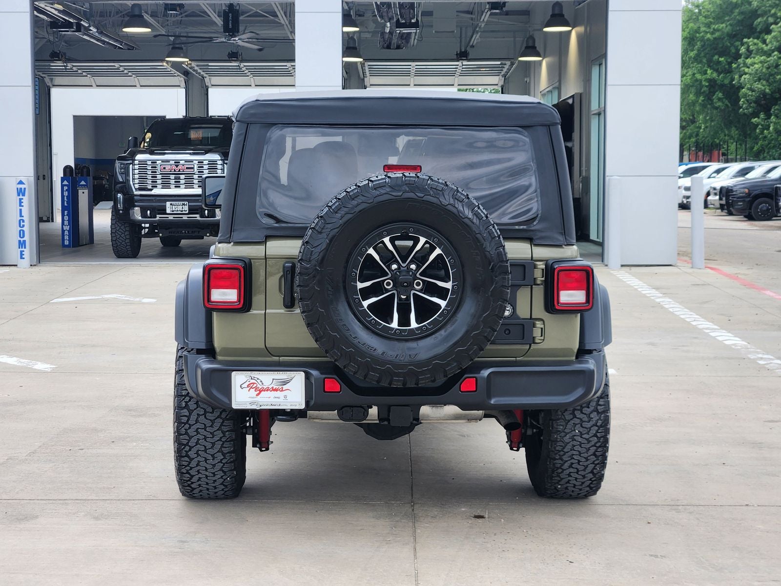2025 Jeep Wrangler 2-Door Willys 4x4