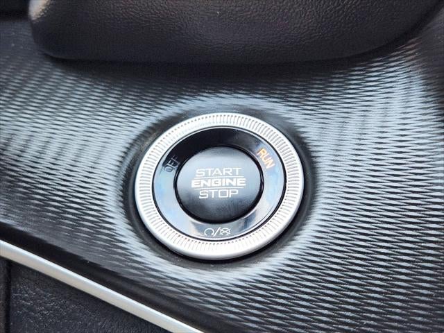 2025 Jeep Grand Cherokee Laredo 4x2