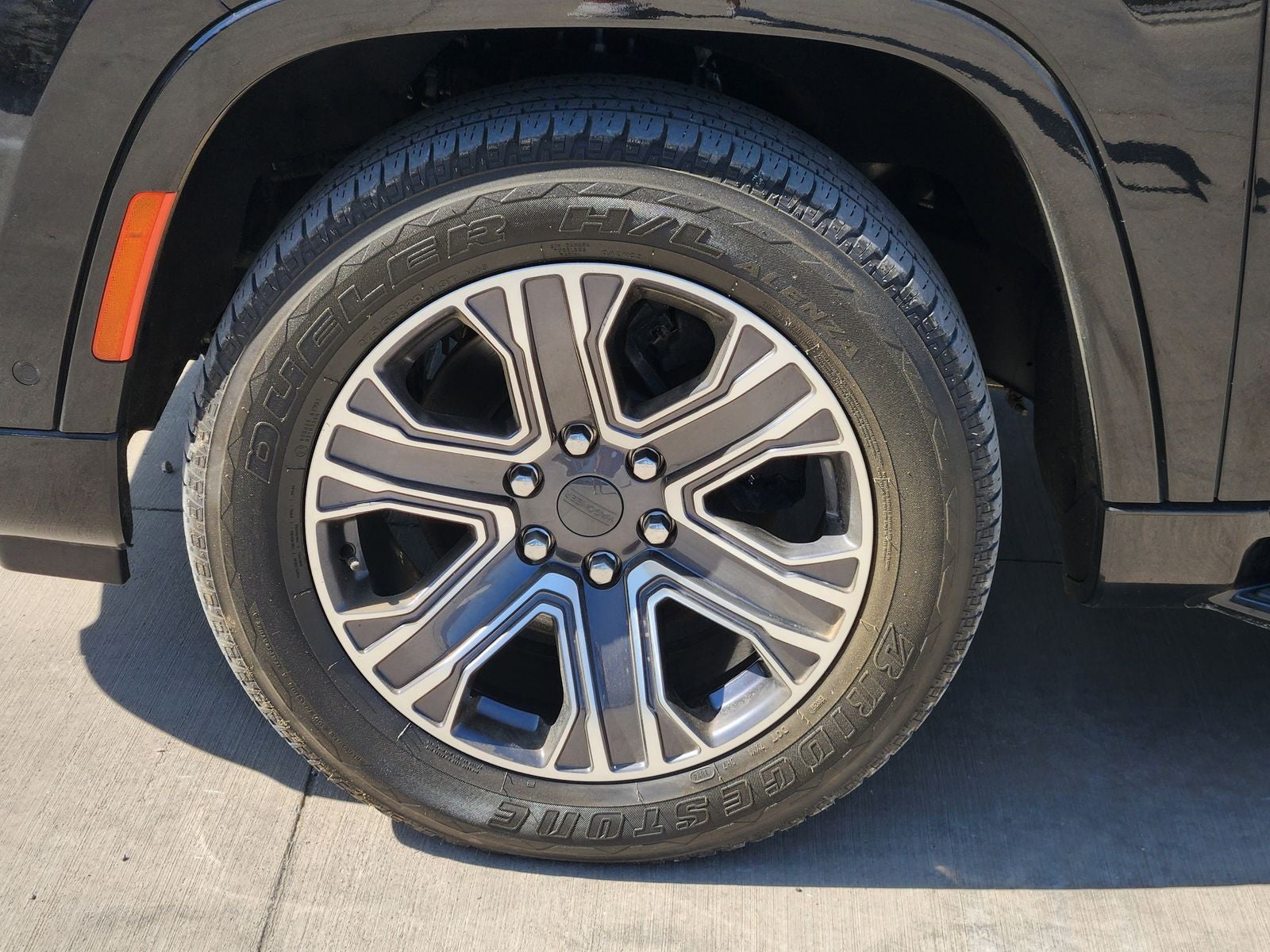 2024 Jeep Wagoneer Series II 4x2