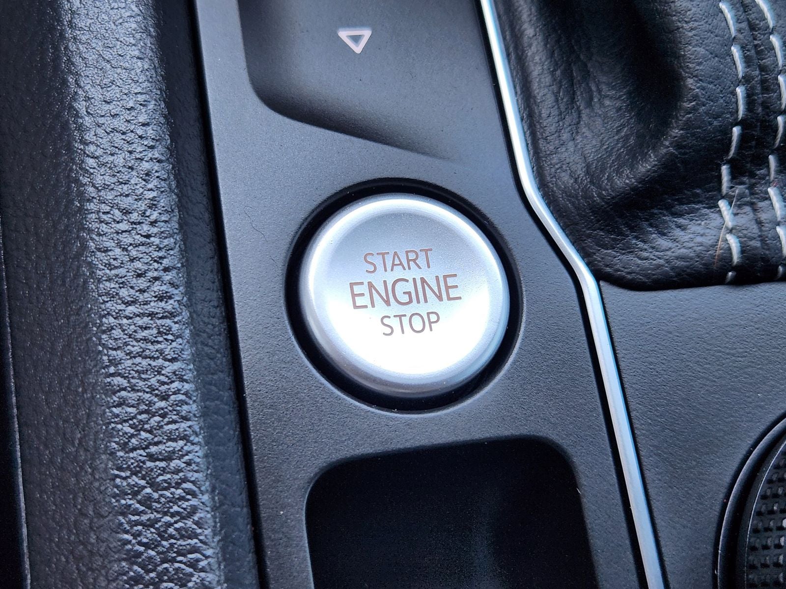 2022 Volkswagen Atlas Cross Sport 3.6L V6 SEL R-Line