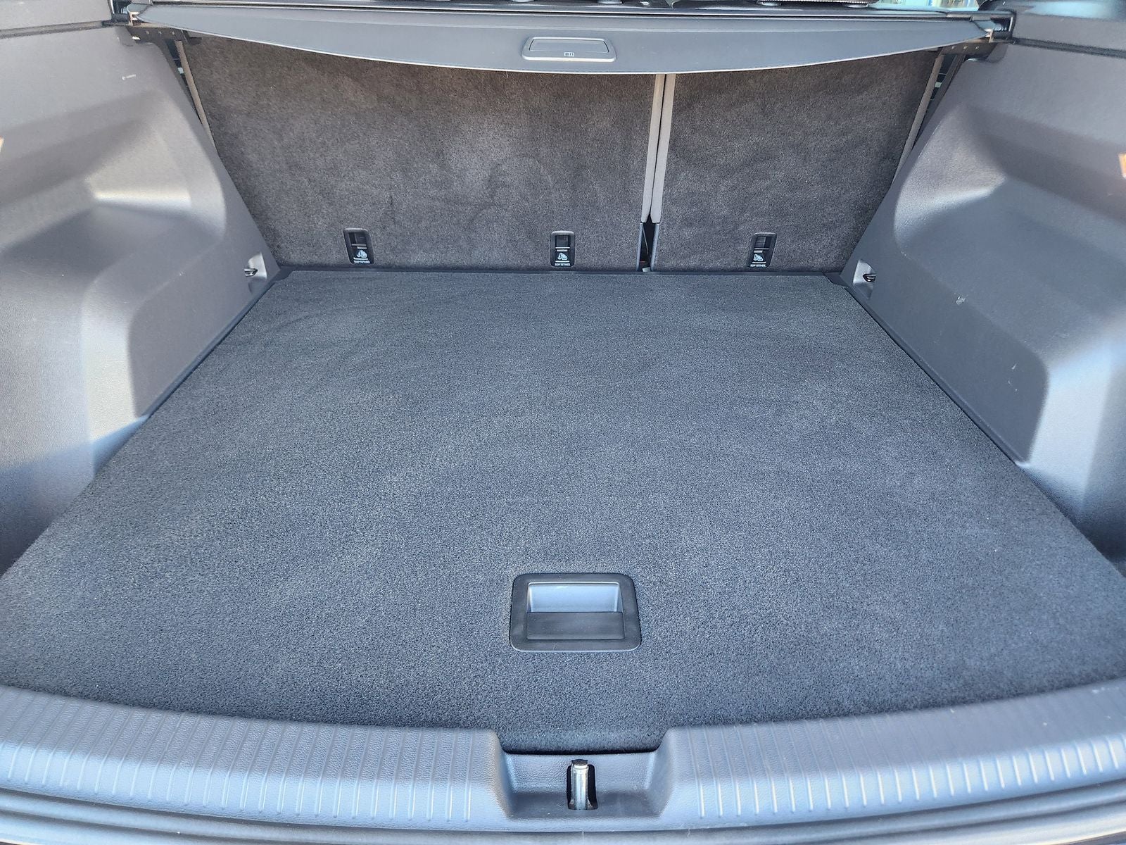 2022 Volkswagen Atlas Cross Sport 3.6L V6 SEL R-Line