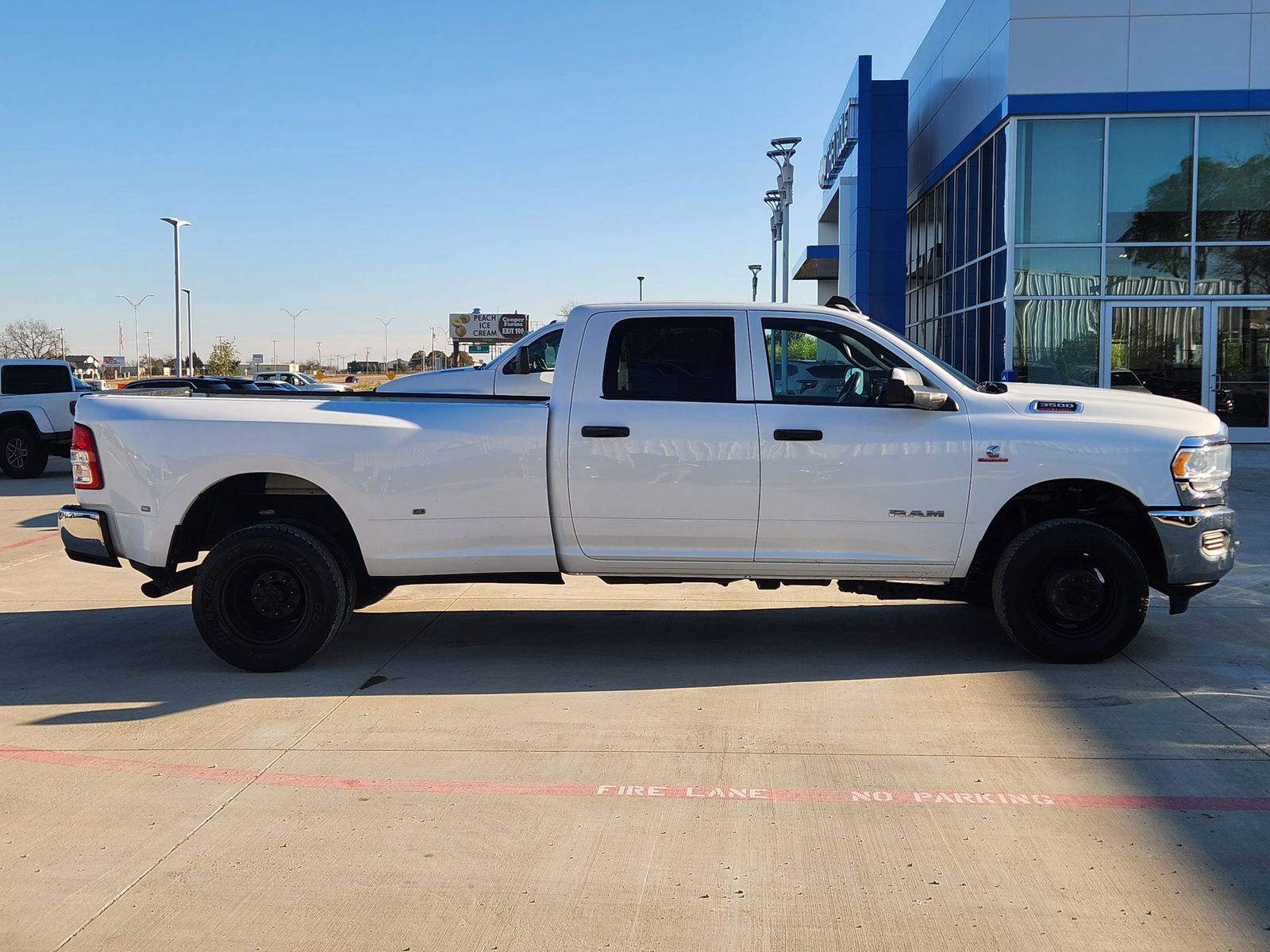 2022 RAM Ram 3500 Tradesman Crew Cab 4x4 8' Box