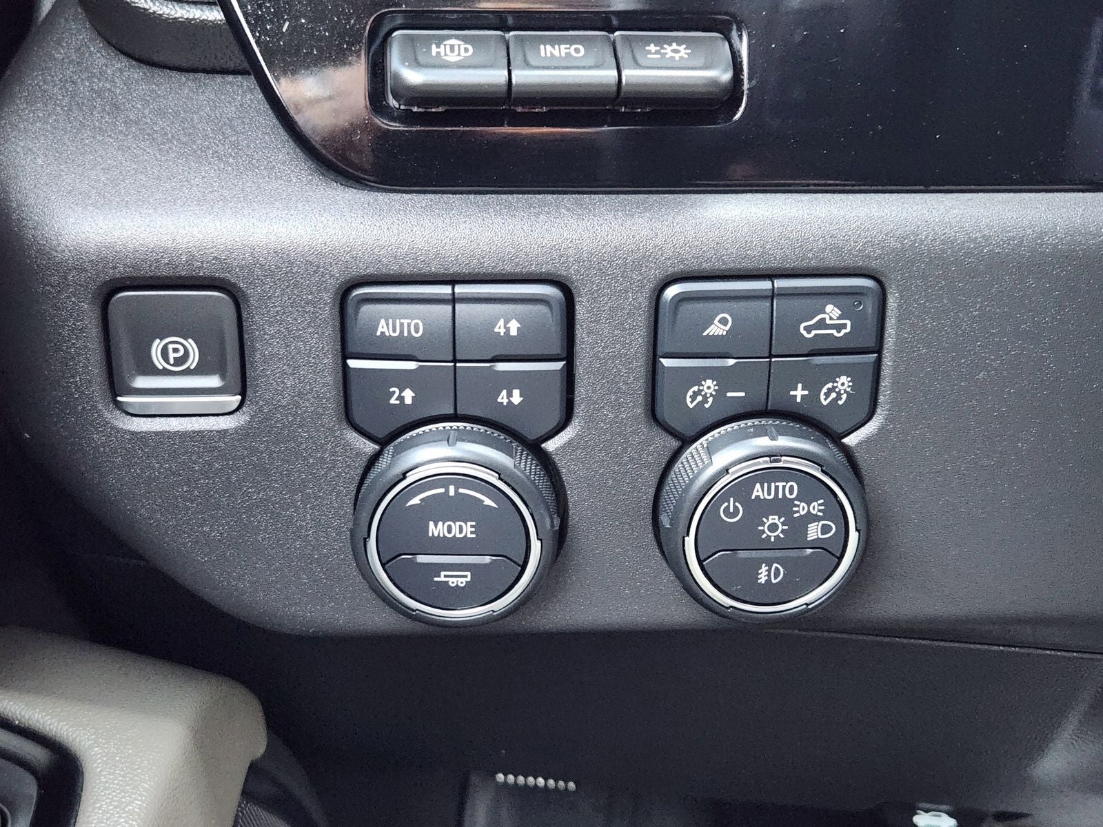 2024 Chevrolet Silverado 1500 4WD Crew Cab Short Bed ZR2