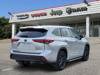 2022 Toyota Highlander L