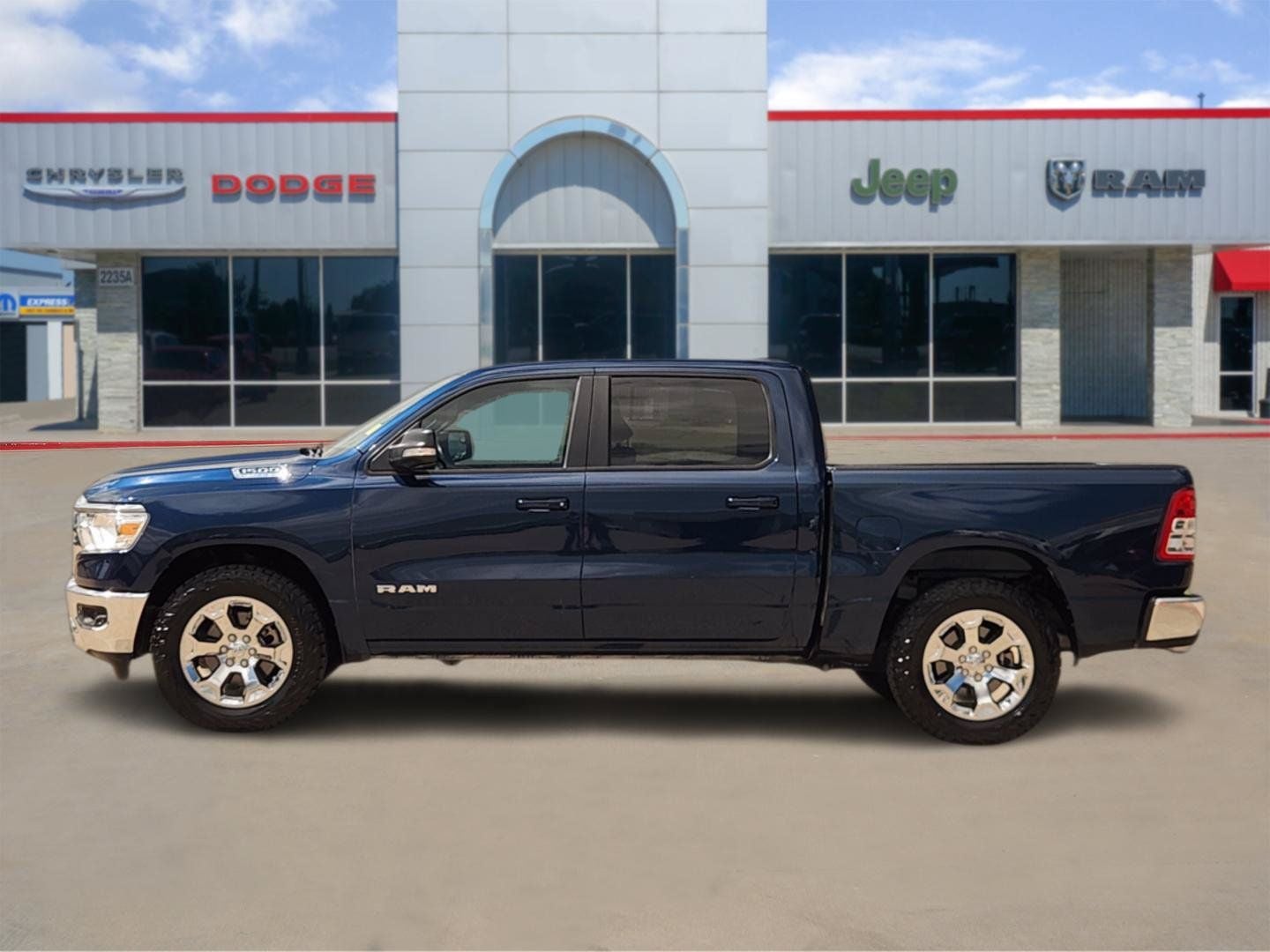 2022 RAM Ram 1500 Lone Star Crew Cab 4x4 5'7' Box