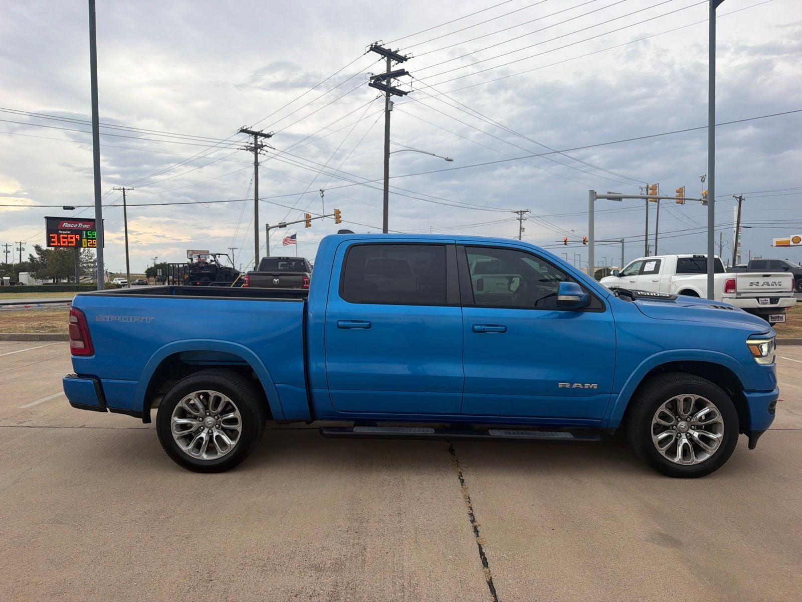 2020 RAM Ram 1500 Laramie Crew Cab 4x4 5'7' Box