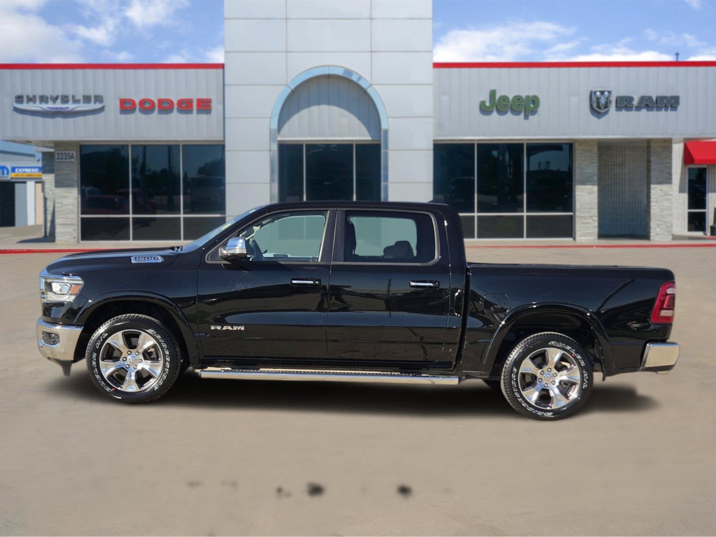 2022 RAM Ram 1500 Laramie Crew Cab 4x4 5'7' Box