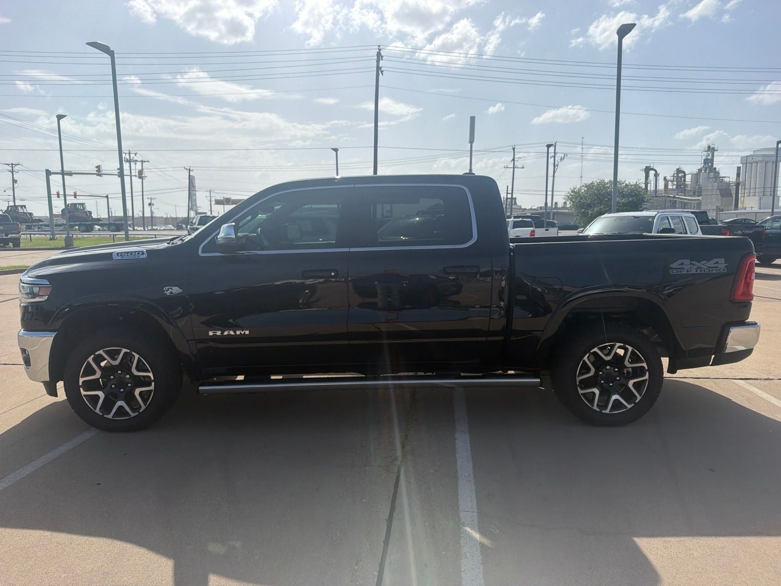 2026 RAM Ram 1500 Laramie Crew Cab 4x4 5'7' Box