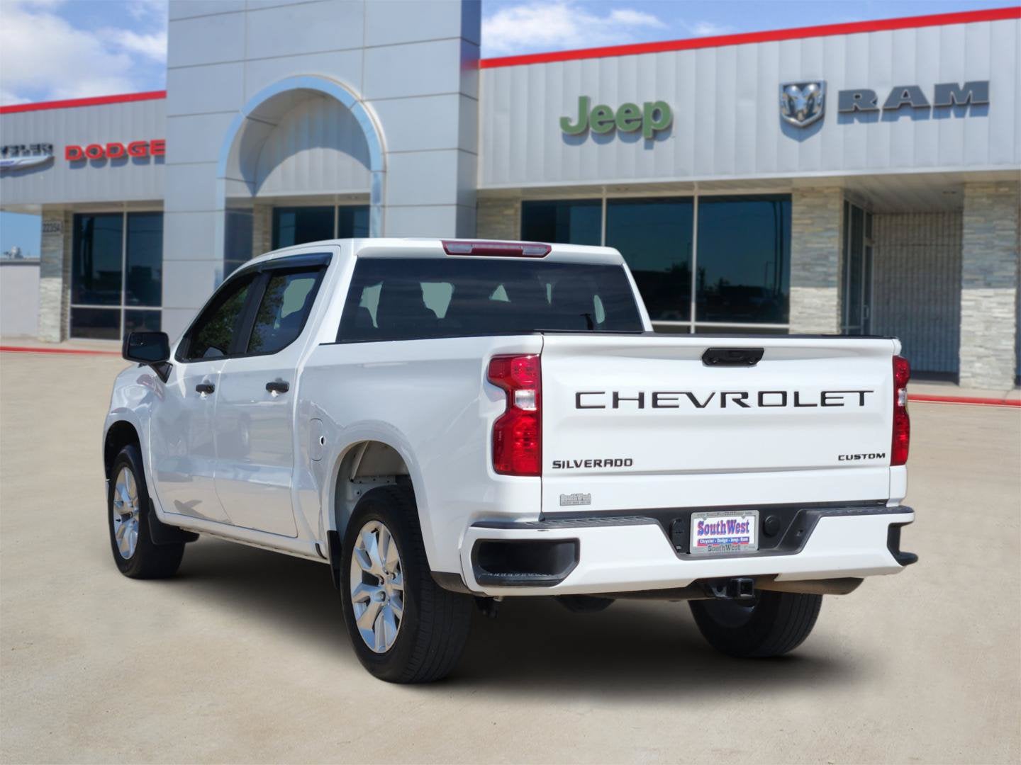 2023 Chevrolet Silverado 1500 2WD Crew Cab Short Bed Custom