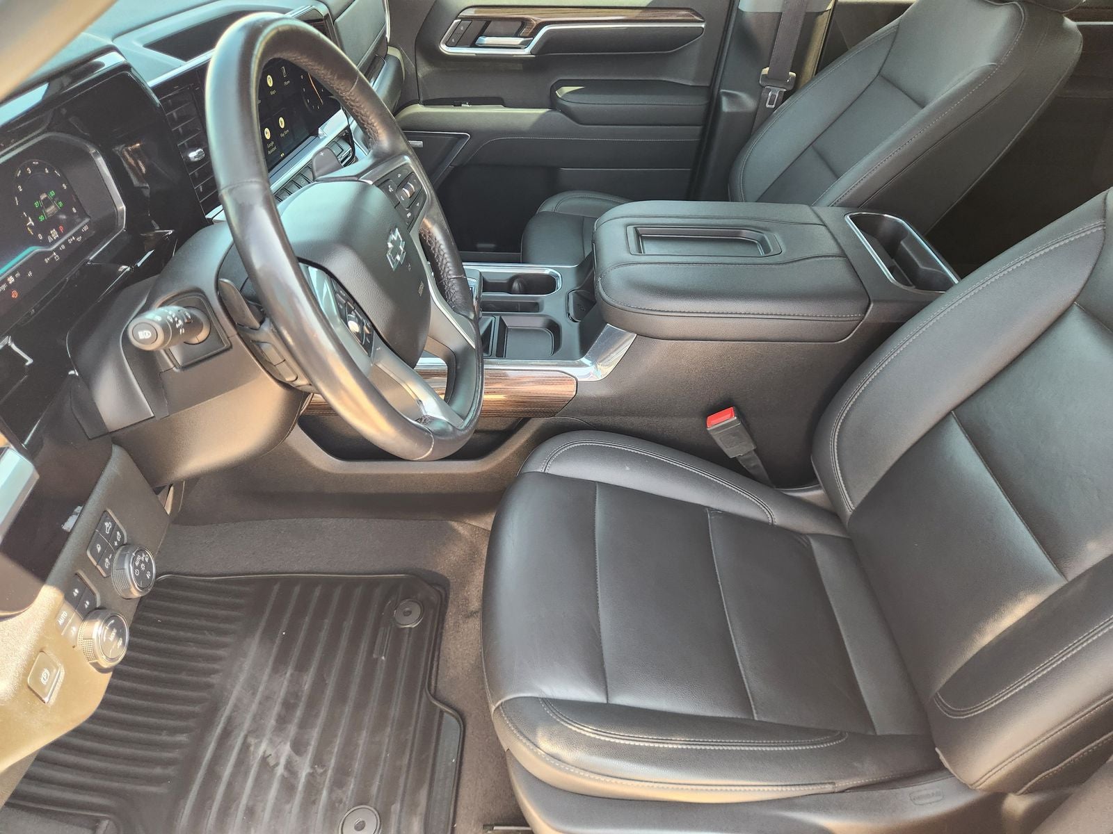2022 Chevrolet Silverado 1500 4WD Crew Cab Short Bed RST