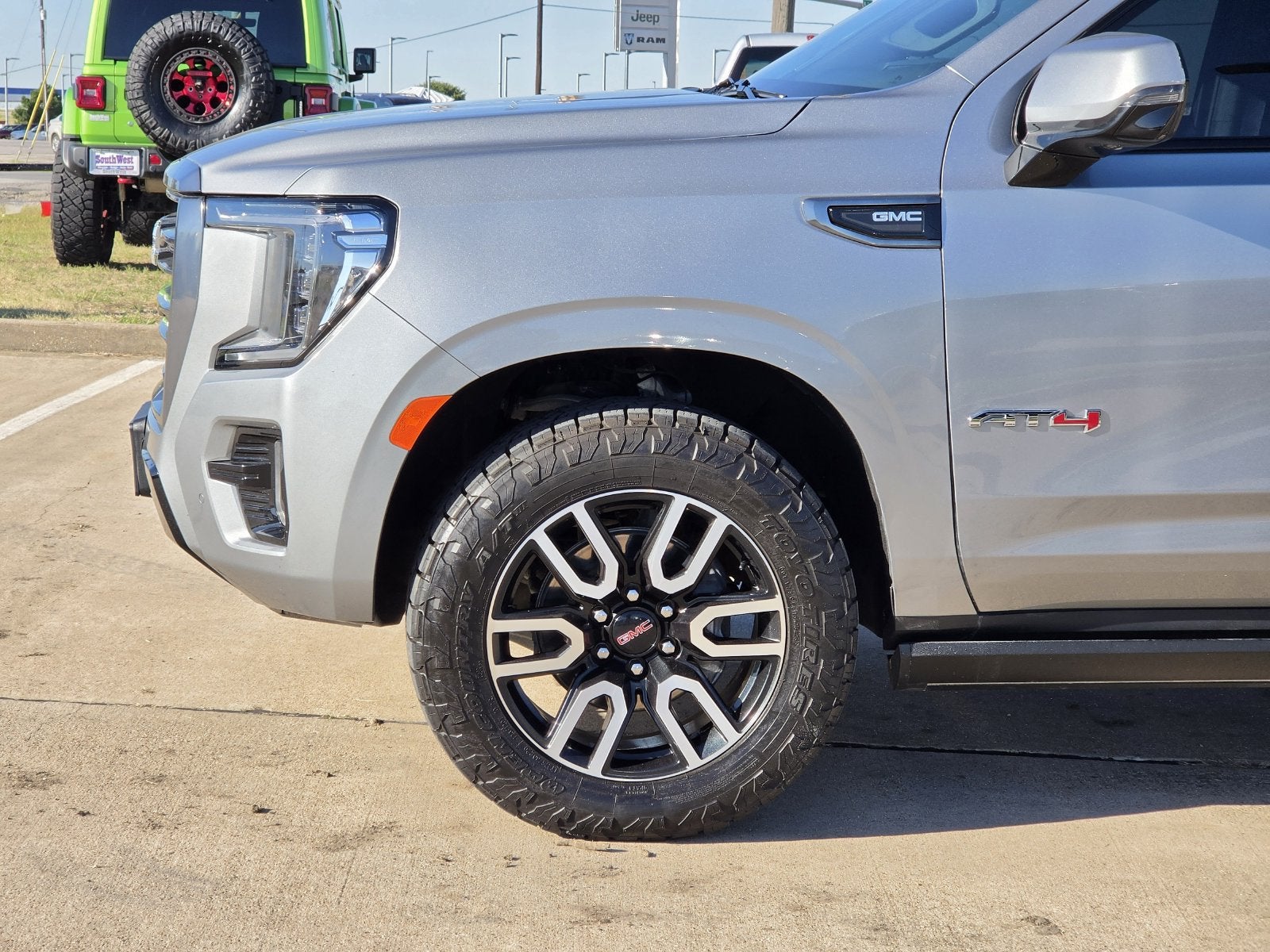2024 GMC Yukon 4WD AT4