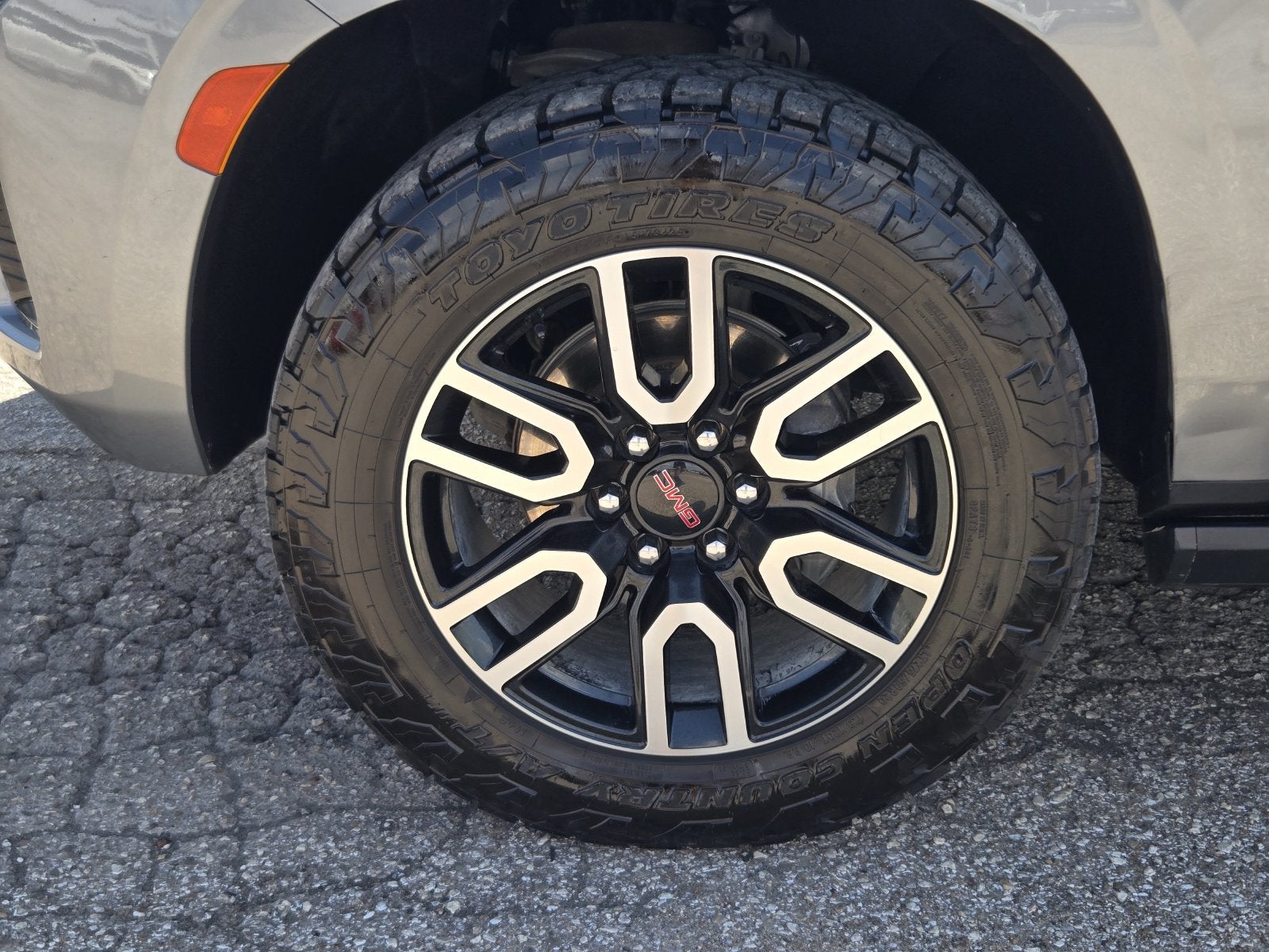 2024 GMC Yukon 4WD AT4