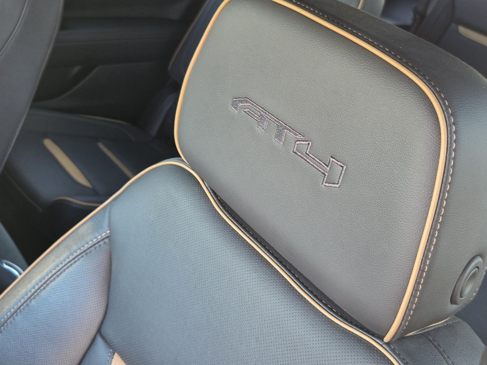 2024 GMC Yukon 4WD AT4