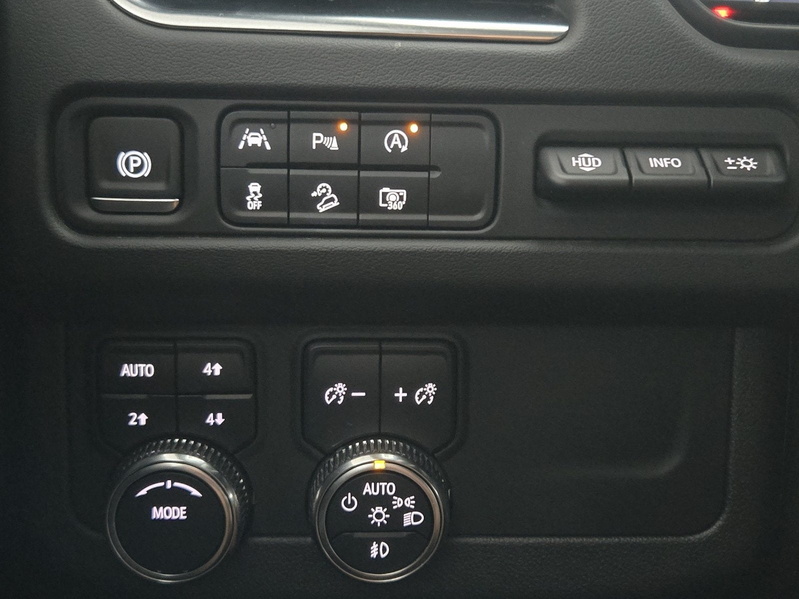 2024 GMC Yukon 4WD AT4