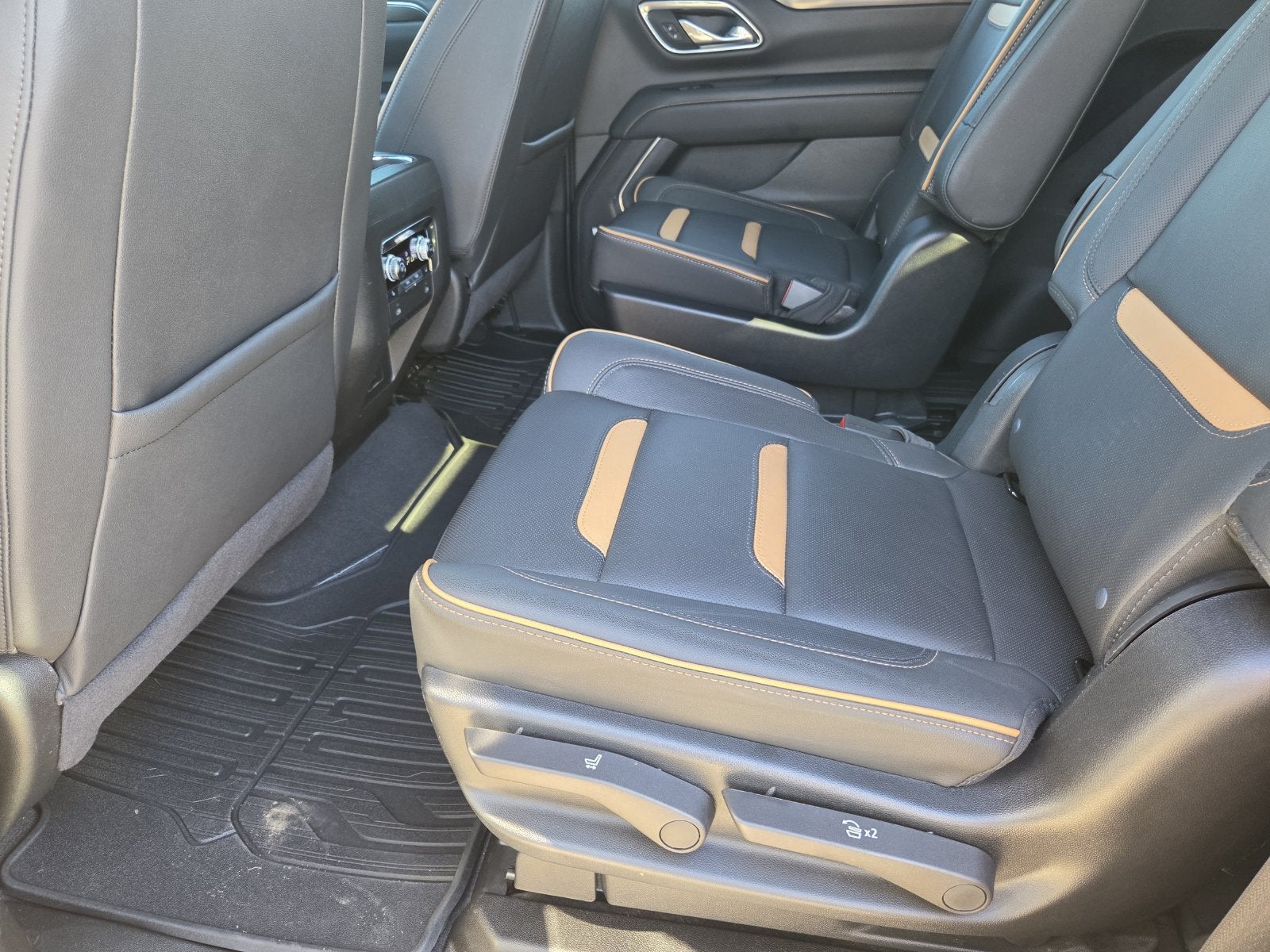 2024 GMC Yukon 4WD AT4
