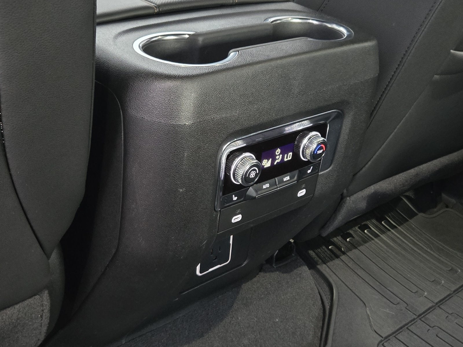 2024 GMC Yukon 4WD AT4