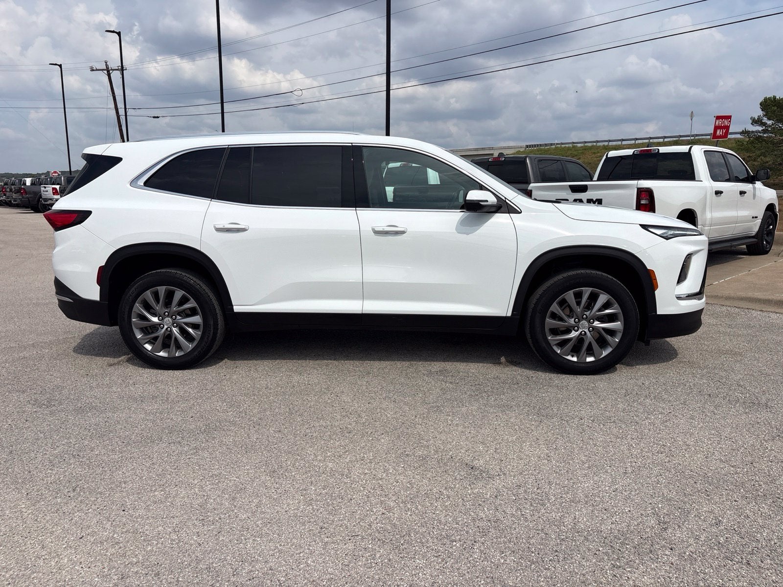 2025 Buick Enclave Preferred FWD