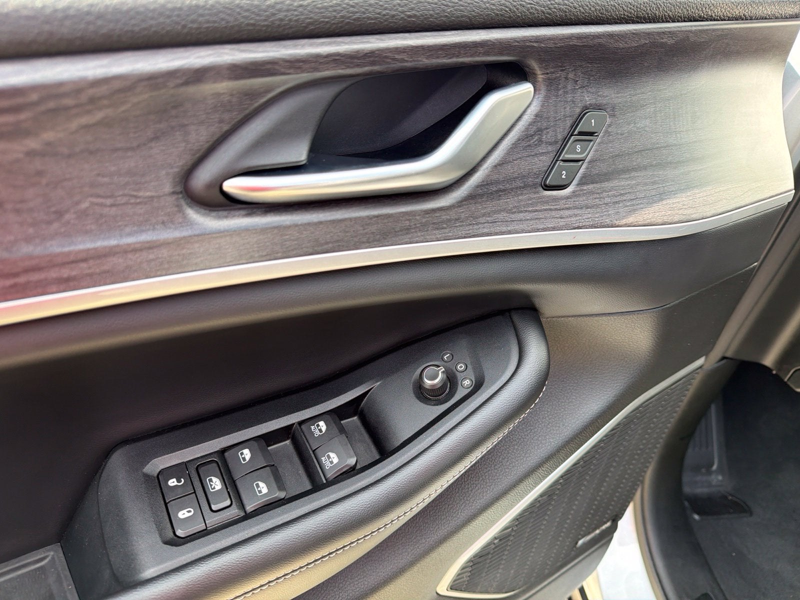2022 Jeep Grand Cherokee Limited 4x2