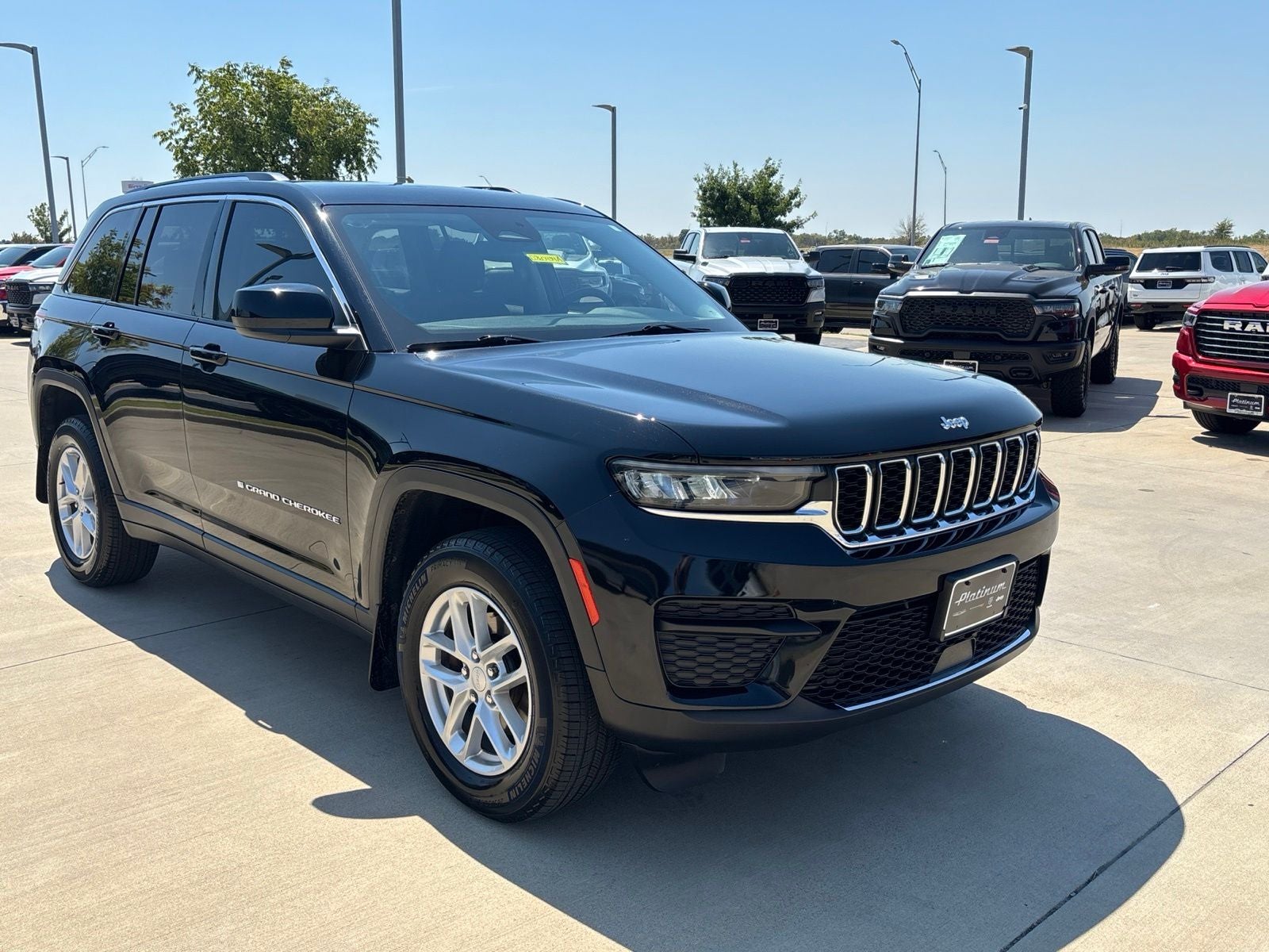 2023 Jeep Grand Cherokee Laredo X 4x4