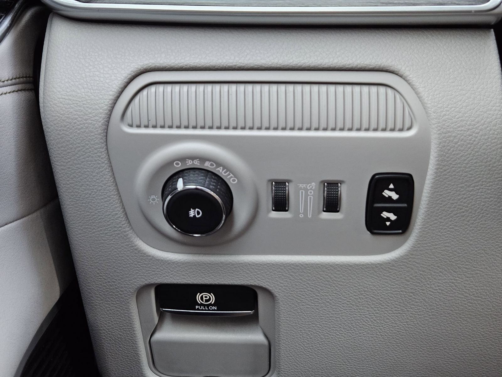 2024 Jeep Wagoneer L Series II 4x2