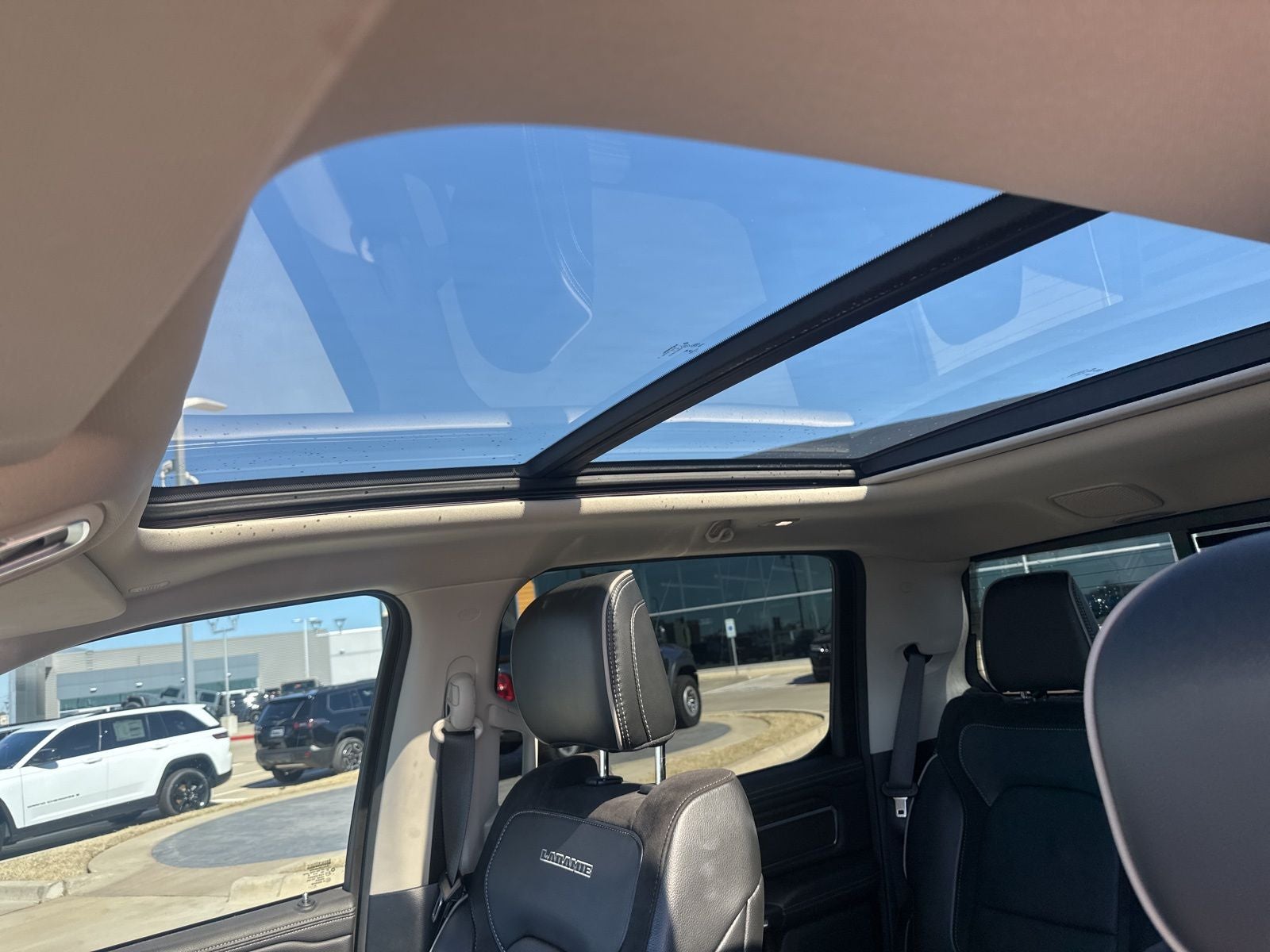 2022 RAM Ram 1500 Laramie Crew Cab 4x2 5'7' Box