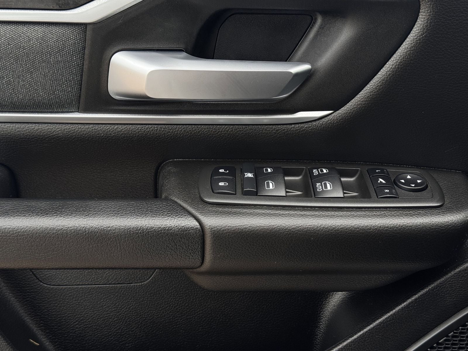 2023 RAM Ram 1500 Lone Star Crew Cab 4x4 5'7' Box