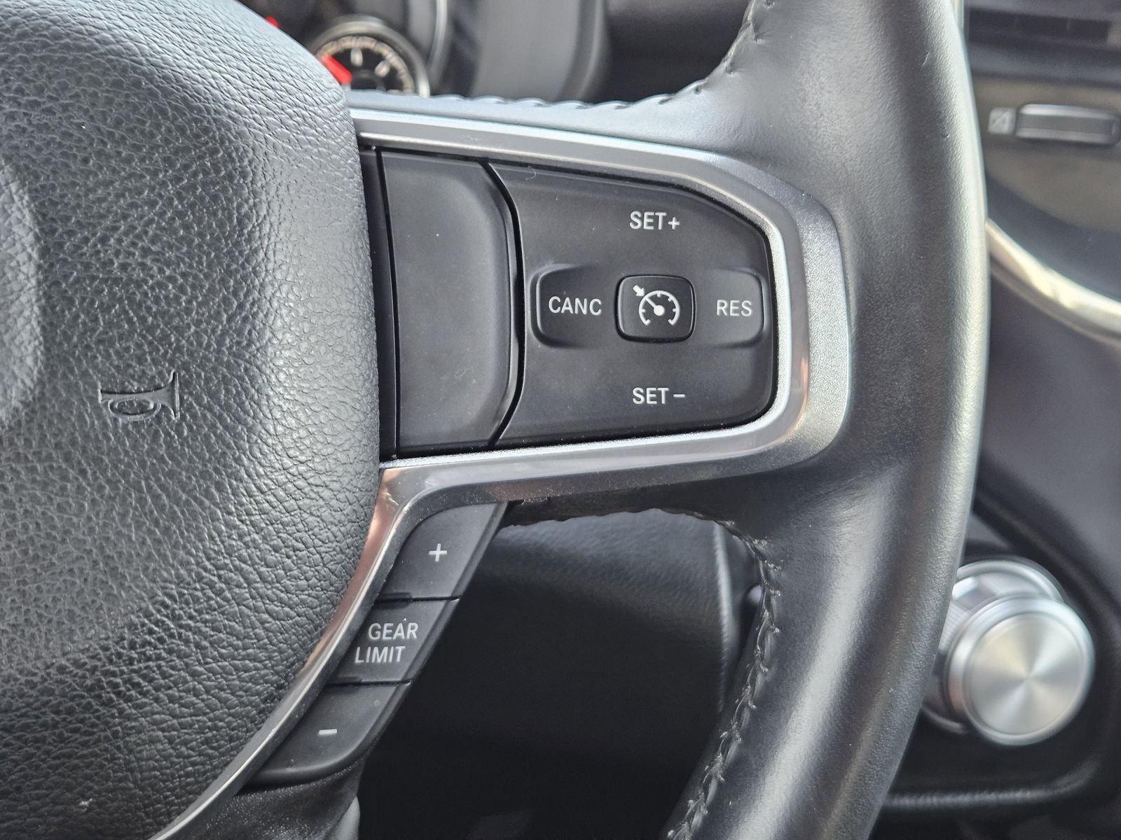 2023 RAM Ram 1500 Laramie Crew Cab 4x4 5'7' Box