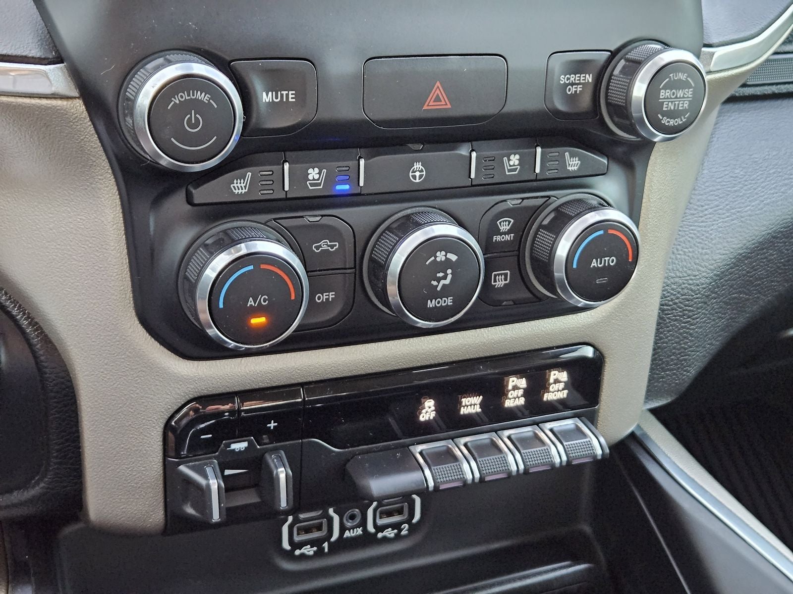 2020 RAM Ram 1500 Laramie Crew Cab 4x4 5'7' Box