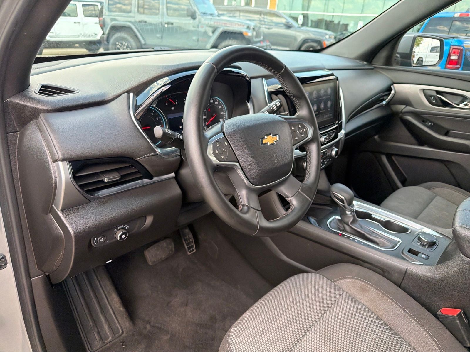 2023 Chevrolet Traverse FWD LT Cloth
