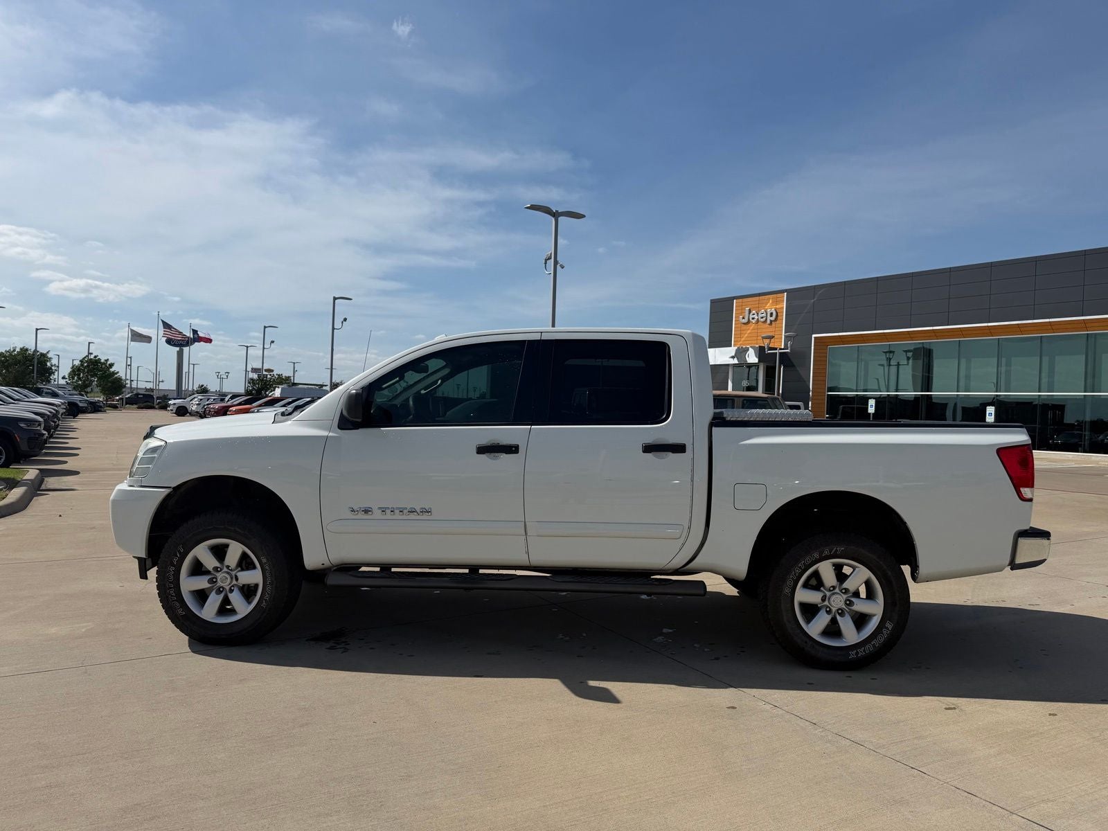 2014 Nissan Titan SV