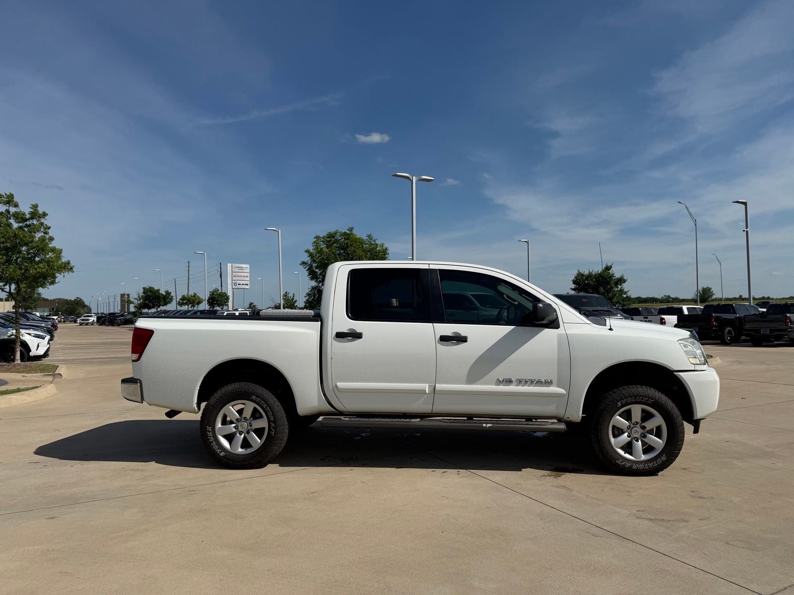 2014 Nissan Titan SV