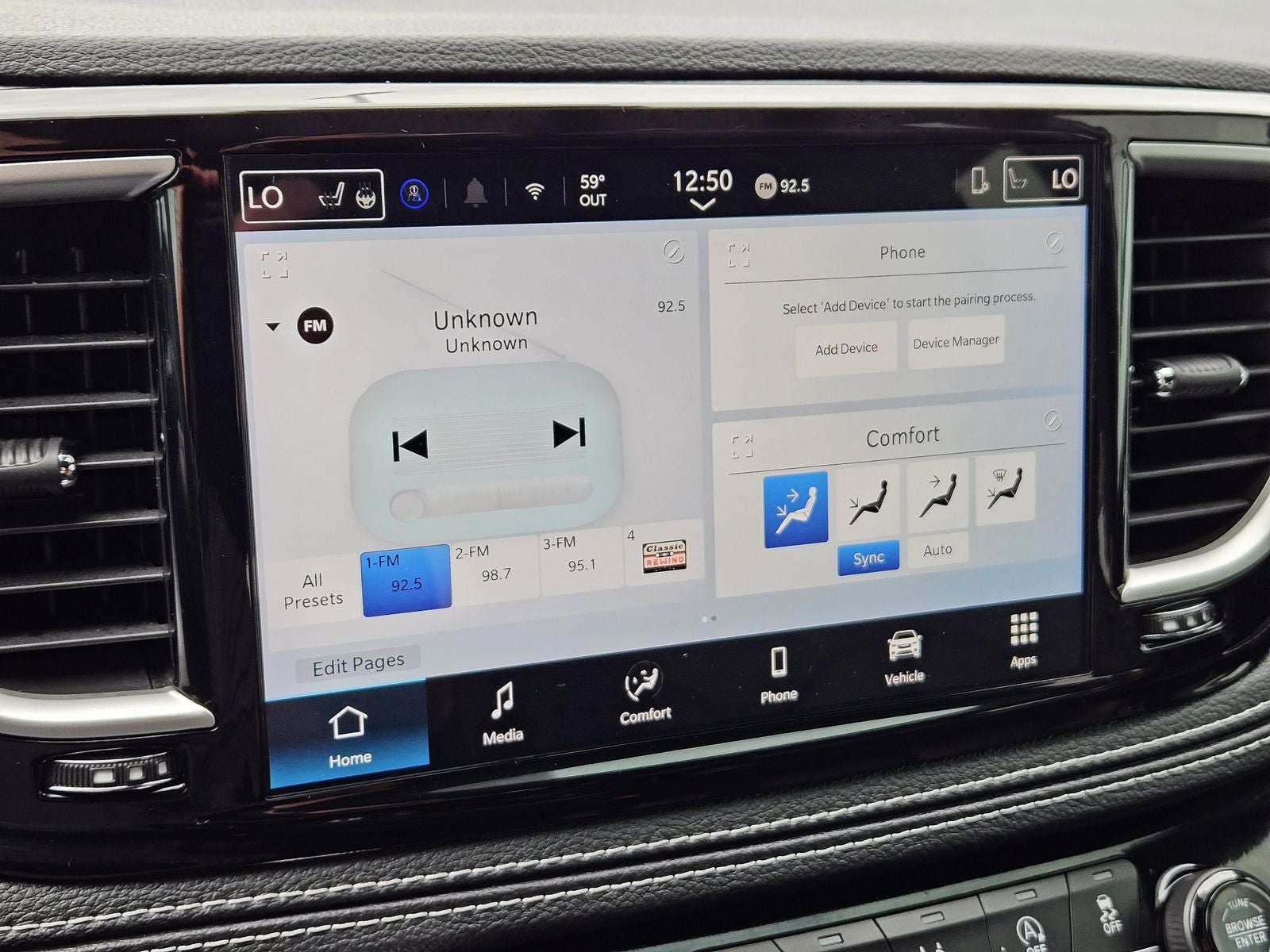 2025 Chrysler Pacifica Select