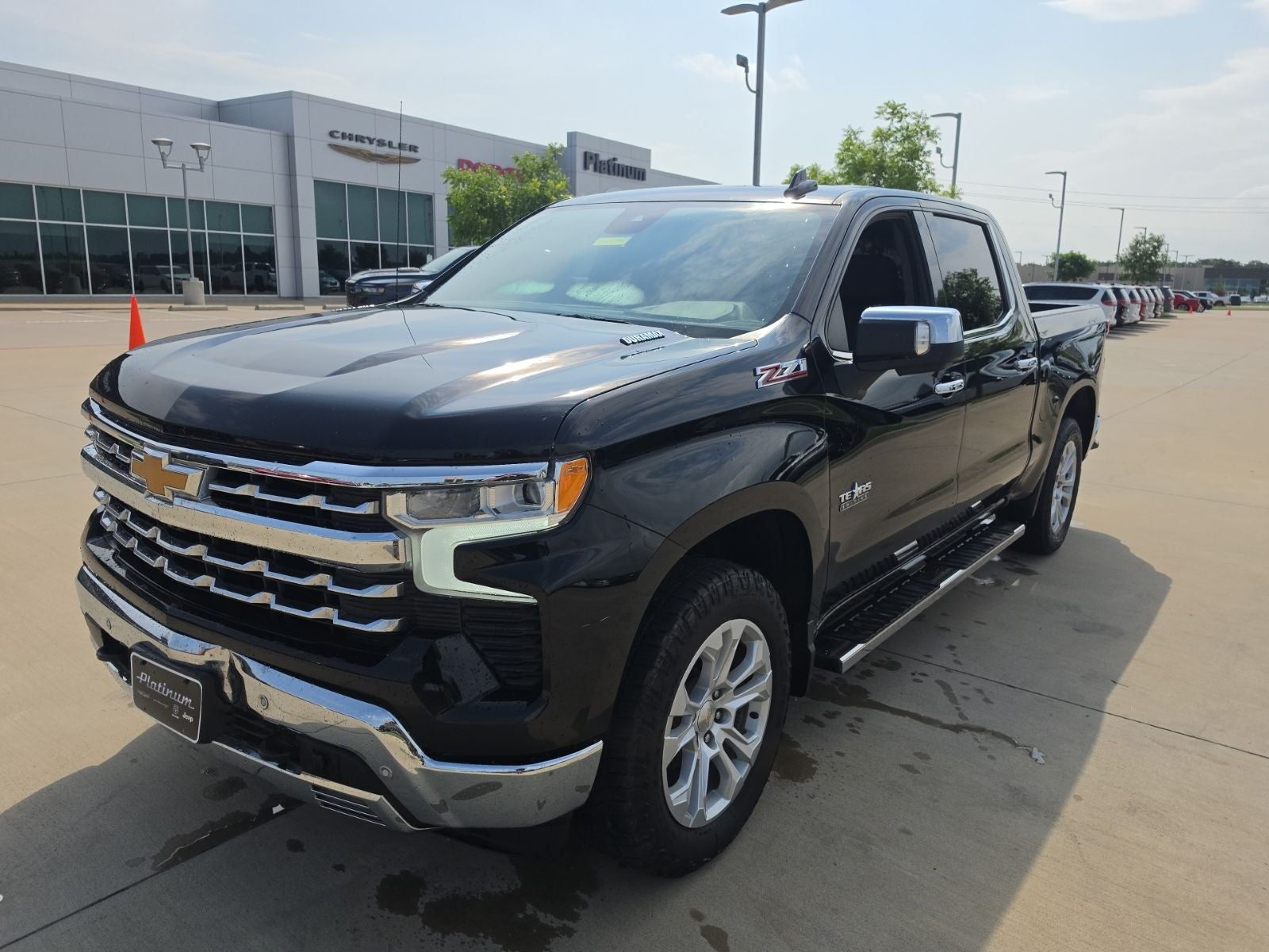 2023 Chevrolet Silverado 1500 4WD Crew Cab Short Bed LTZ