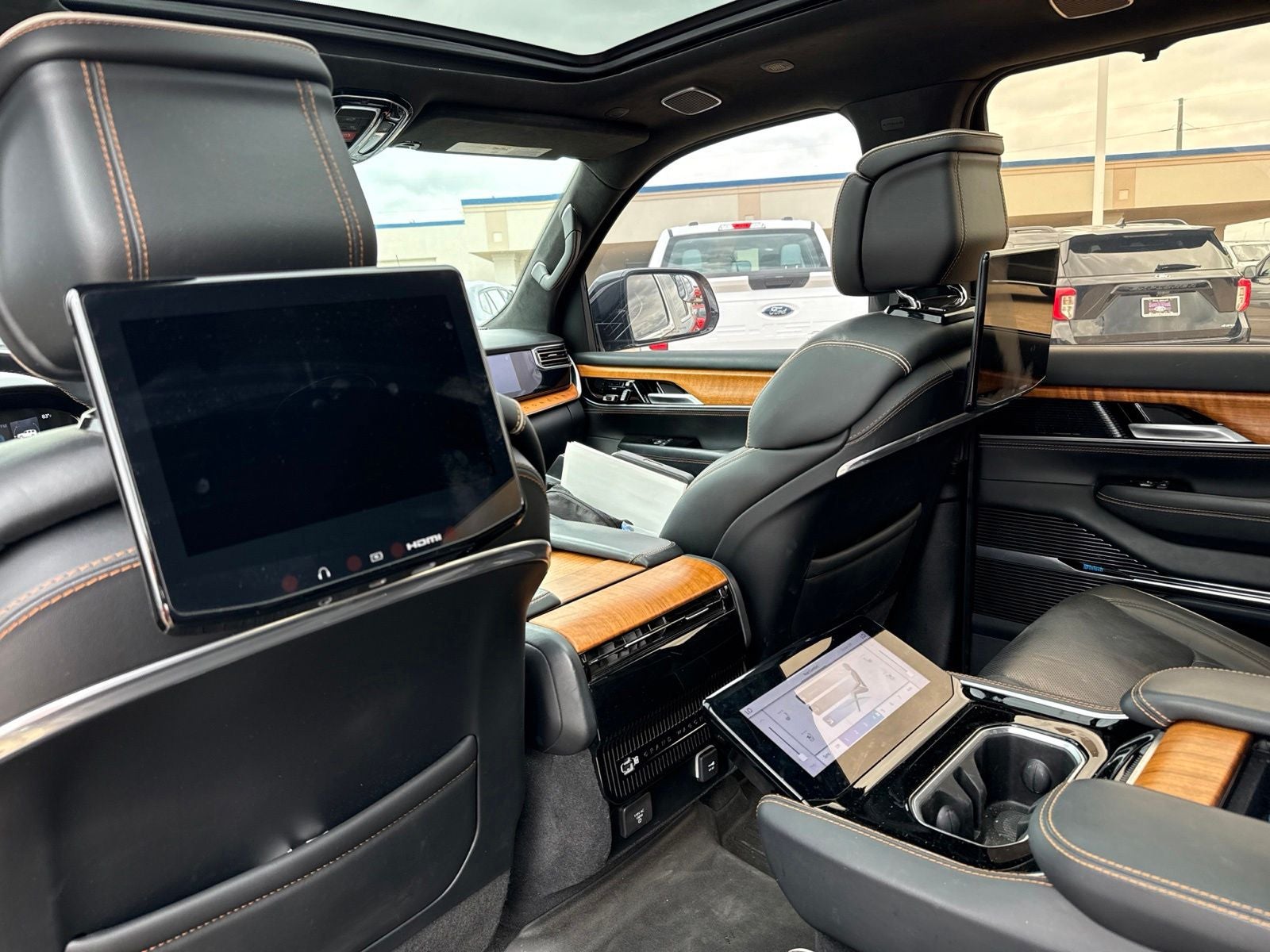 2024 Jeep Grand Wagoneer Series III