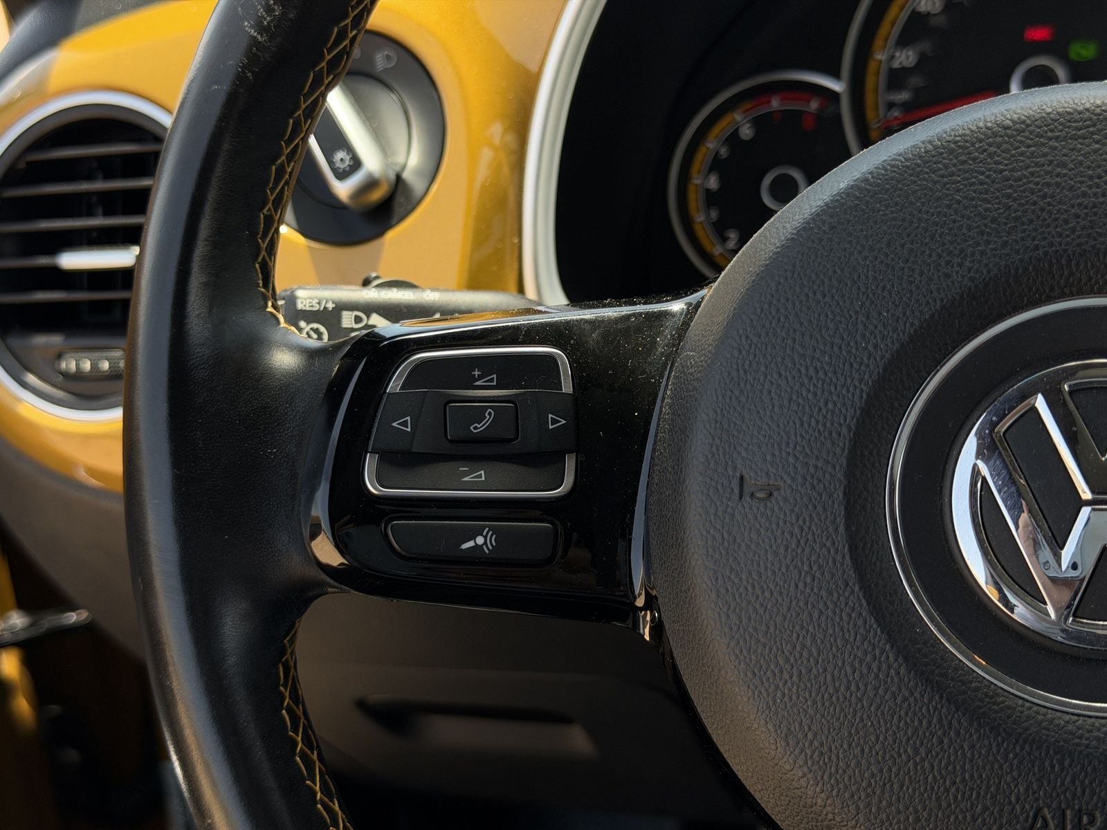 2018 Volkswagen Beetle 2.0T Dune