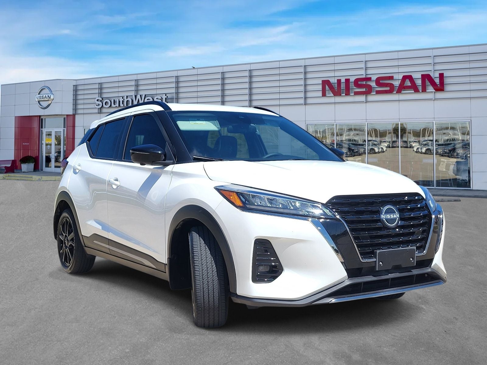 2024 Nissan Kicks SR