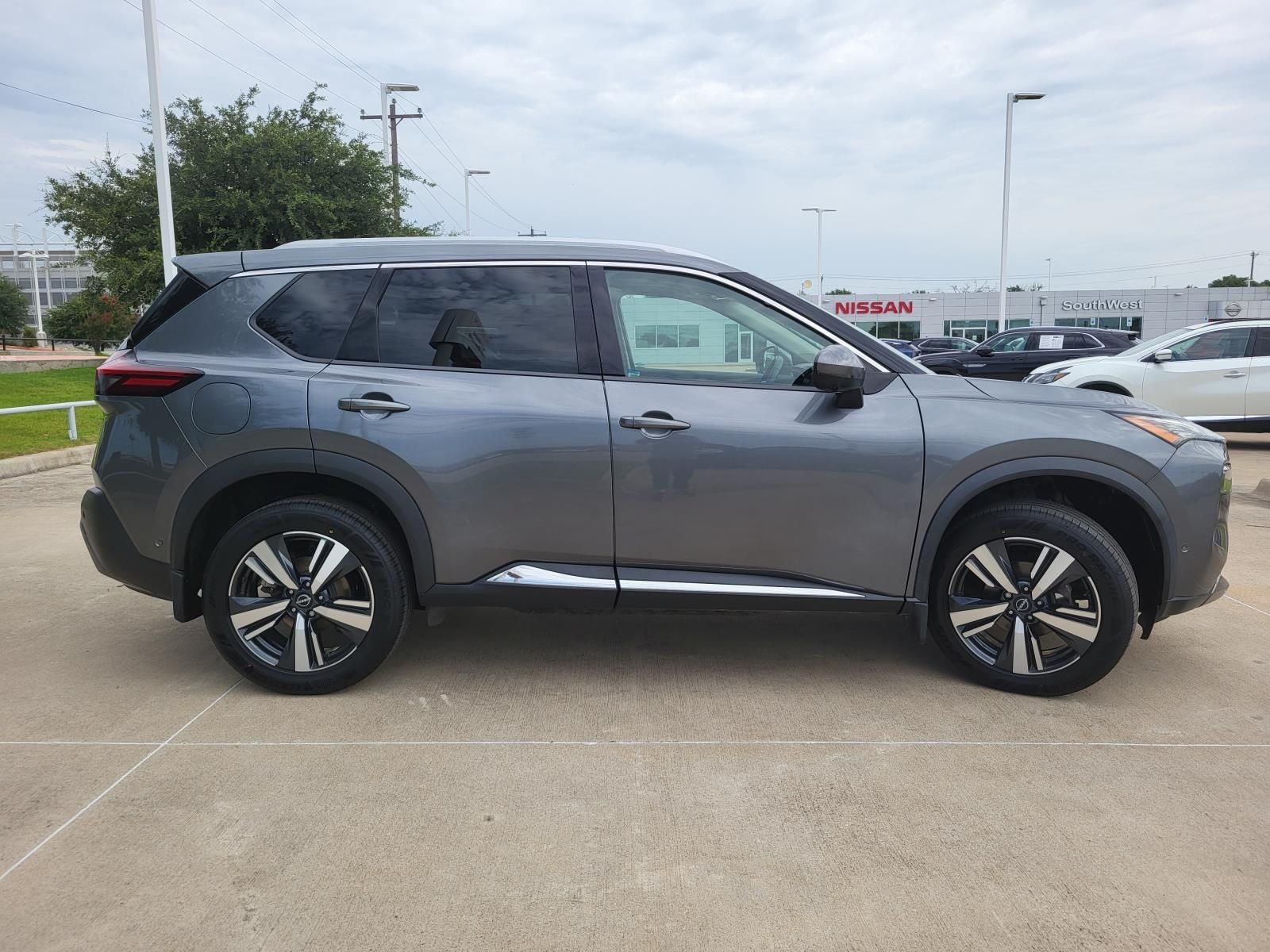 2022 Nissan Rogue SL