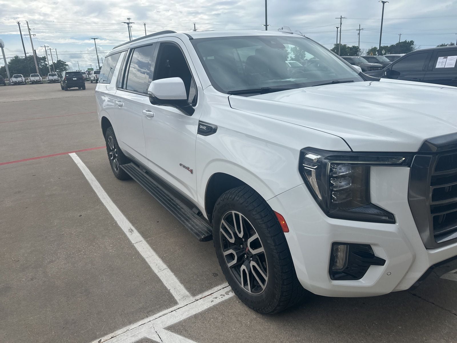 2023 GMC Yukon XL AT4