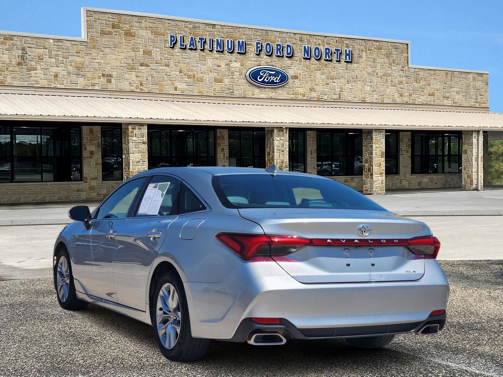 2022 Toyota Avalon XLE