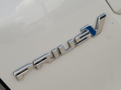 2014 Toyota Prius v Five