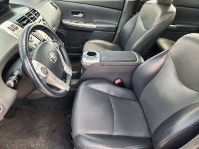 2014 Toyota Prius v Five