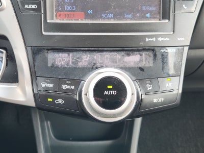 2014 Toyota Prius v Five