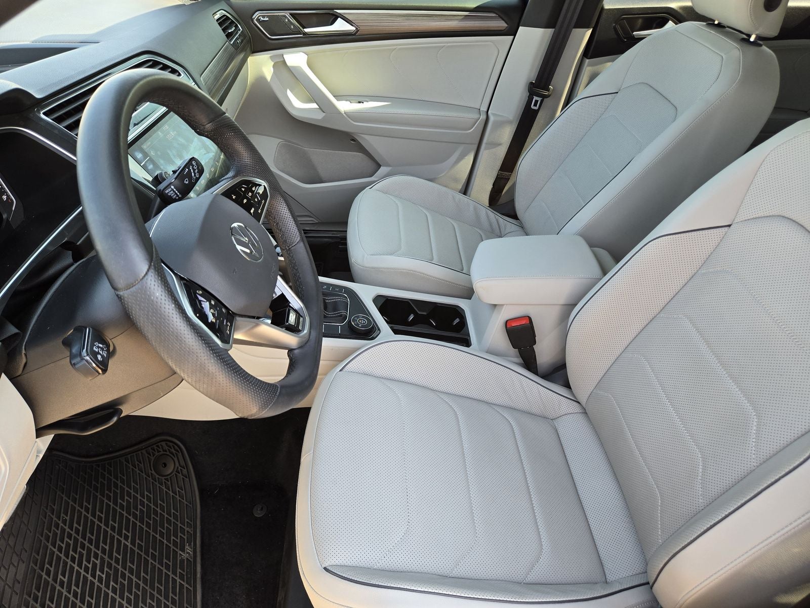 2024 Volkswagen Tiguan 2.0T SEL R-Line