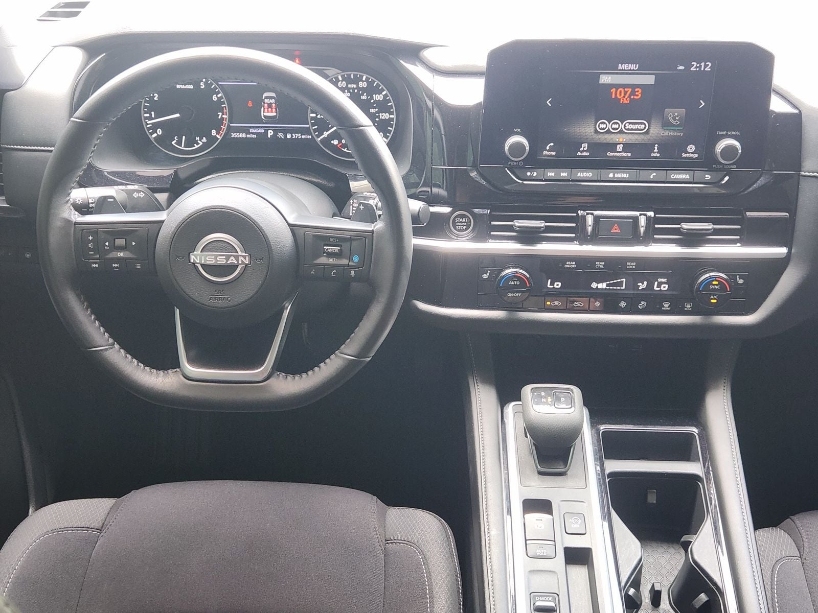 2024 Nissan Pathfinder SV
