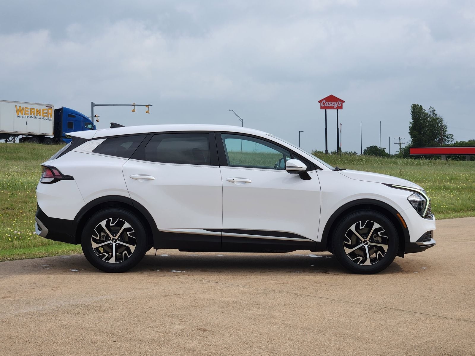 2023 Kia Sportage EX