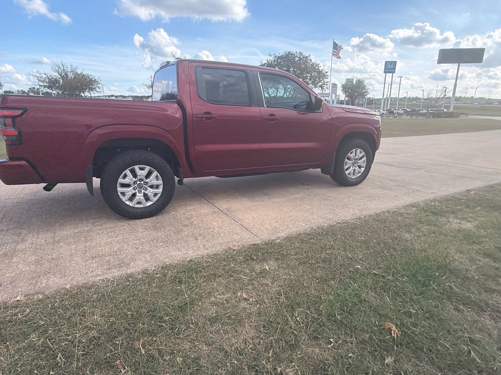 2022 Nissan Frontier SV