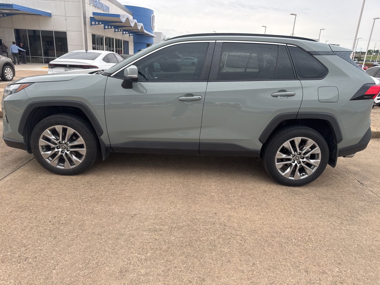 2023 Toyota RAV4 XLE Premium