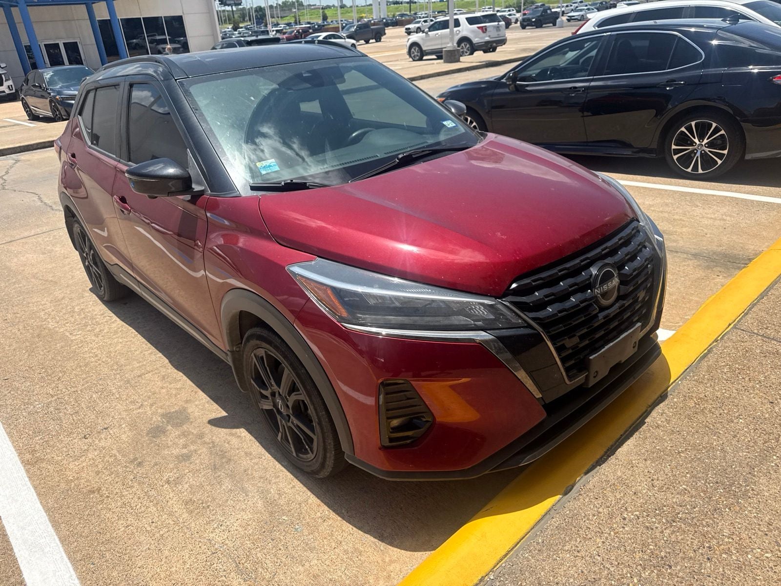 2022 Nissan Kicks SR